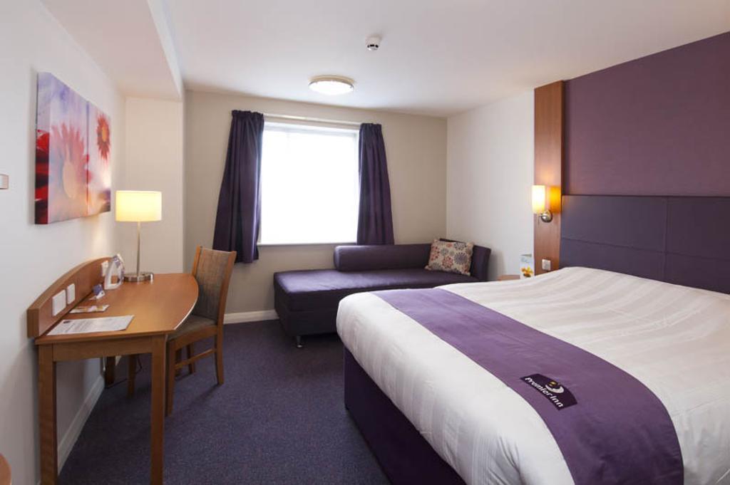 Premier Inn Stratford Upon Avon Waterways Bagian luar foto