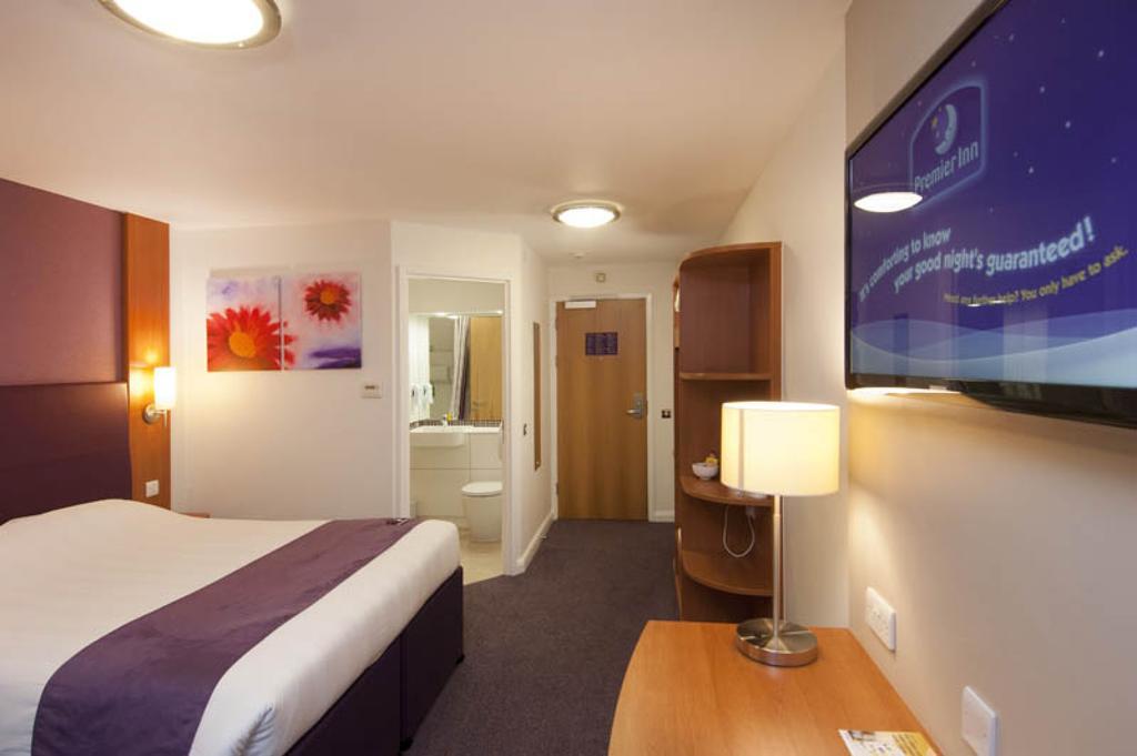Premier Inn Stratford Upon Avon Waterways Bagian luar foto