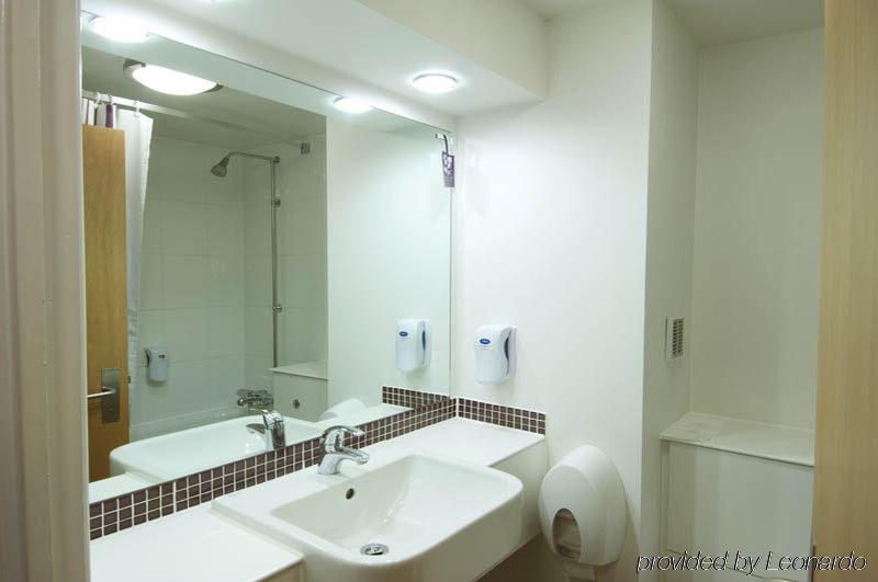 Premier Inn Stratford Upon Avon Waterways Bagian luar foto